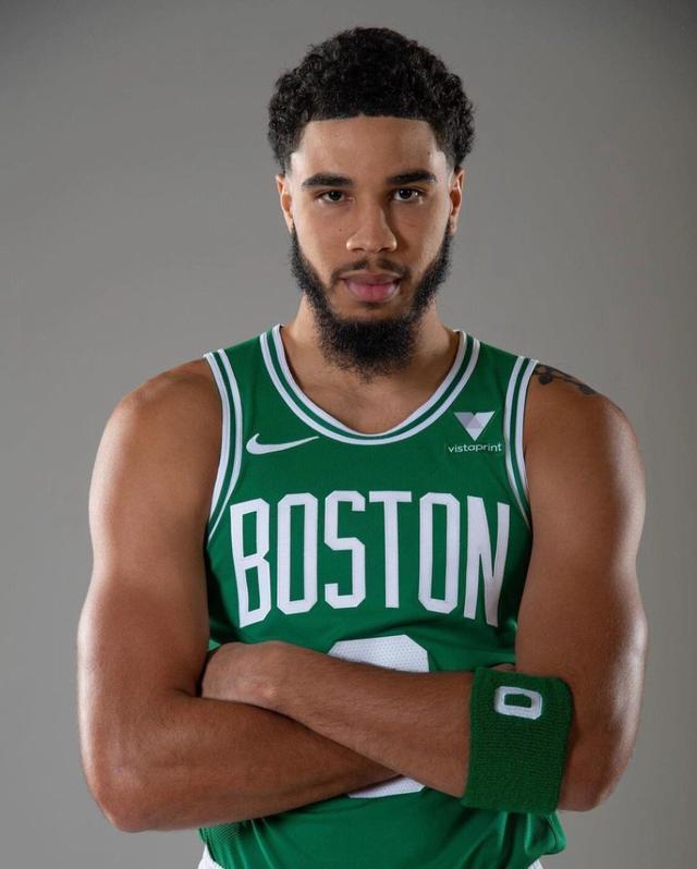 半场-莱昂纳多双响埃弗拉建功 浙江暂3-0梅州客家.